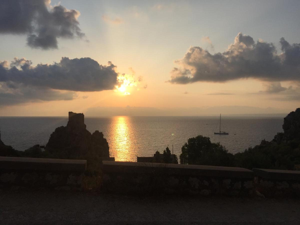 Villa Valmar Scopello カステッランマーレ・デル・ゴルフォ エクステリア 写真